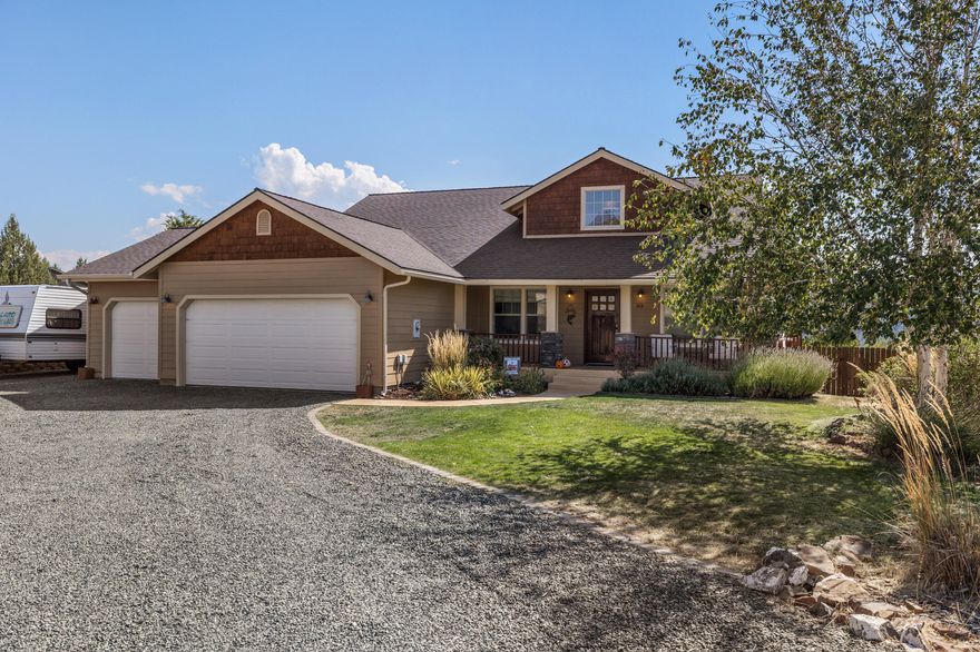 Charming single level home in the desired neighborhood of Valley View. Home sits on .58 of an acre, 4 Bedroom 2 Baths, updated floors throughout, large open kitchen, granite countertops and breakfast bar. Vaulted ceilings in the living room and family room with a cozy wood burning stove. Additional 100 Sq Ft detached office. Graveled driveway with RV parking, 3 car garage. Enjoy the city views from the freshly stained backyard deck and the views of Little Canyon Mountain, Canyon Mountain and the stunning Strawberry Mountains.