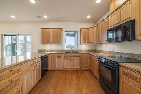 Tiny photo for 5976 Sunset Ridge Road, Klamath Falls, OR 97601 (MLS # 220212535)