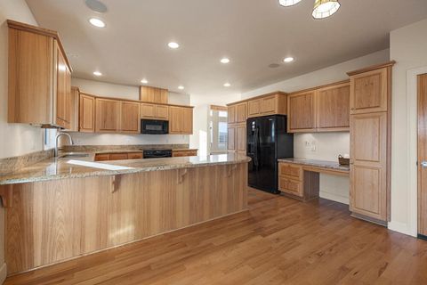 Tiny photo for 5976 Sunset Ridge Road, Klamath Falls, OR 97601 (MLS # 220212535)