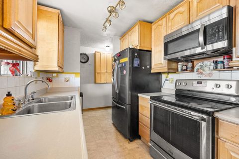 Tiny photo for 880 SE 6th Street, Prineville, OR 97754 (MLS # 220212126)