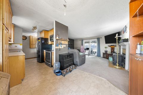 Tiny photo for 880 SE 6th Street, Prineville, OR 97754 (MLS # 220212126)