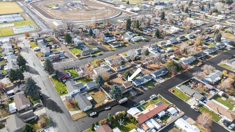 Tiny photo for 880 SE 6th Street, Prineville, OR 97754 (MLS # 220212126)