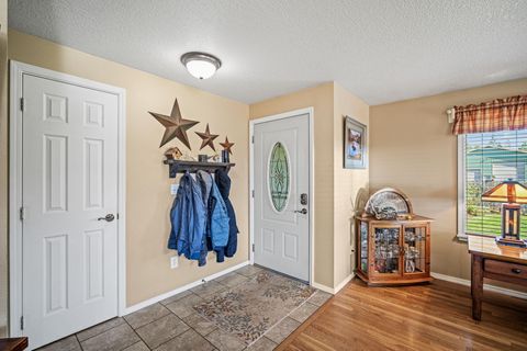 Tiny photo for 16255 Paulina View Road, La Pine, OR 97739 (MLS # 220210933)