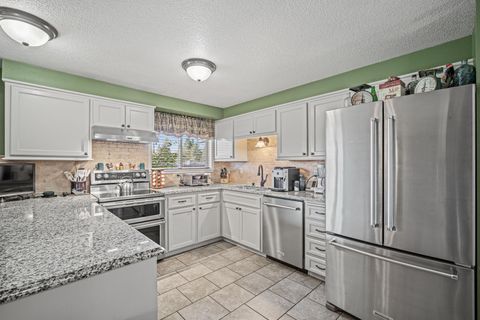 Tiny photo for 16255 Paulina View Road, La Pine, OR 97739 (MLS # 220210933)