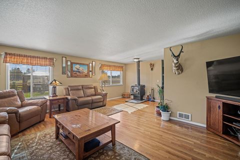 Tiny photo for 16255 Paulina View Road, La Pine, OR 97739 (MLS # 220210933)