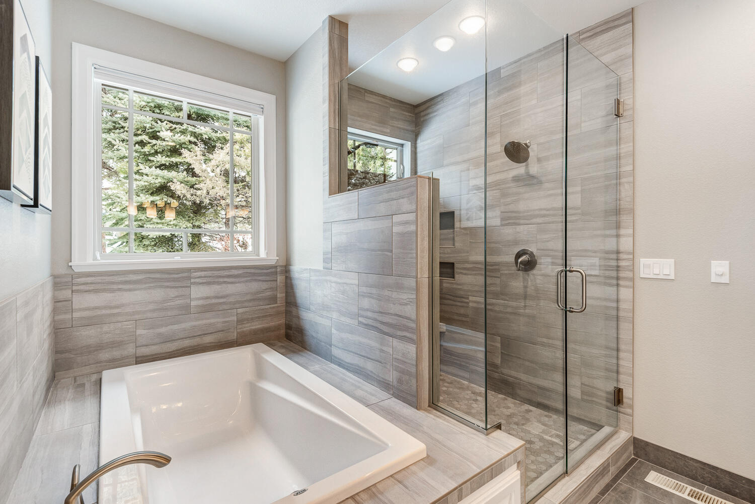 Broken Top - Residential