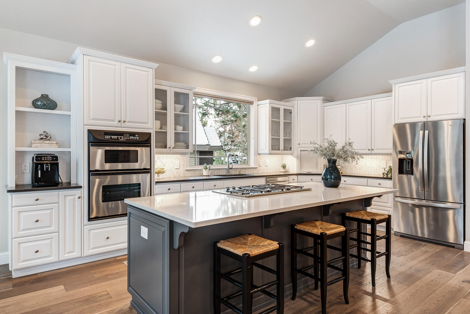 Broken Top - Residential