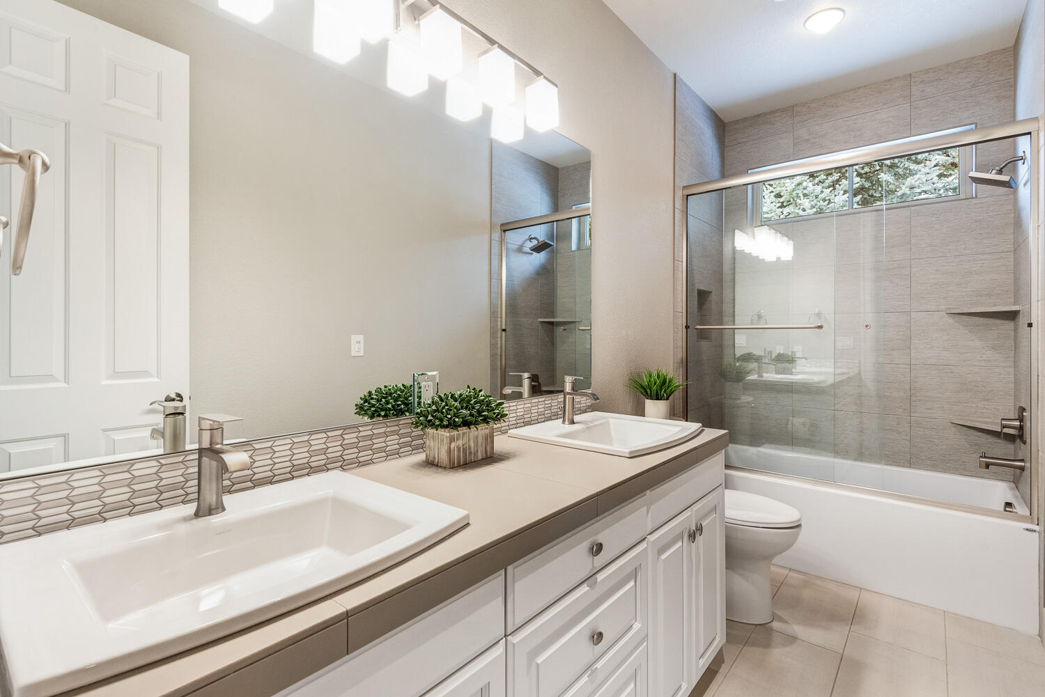 Broken Top - Residential