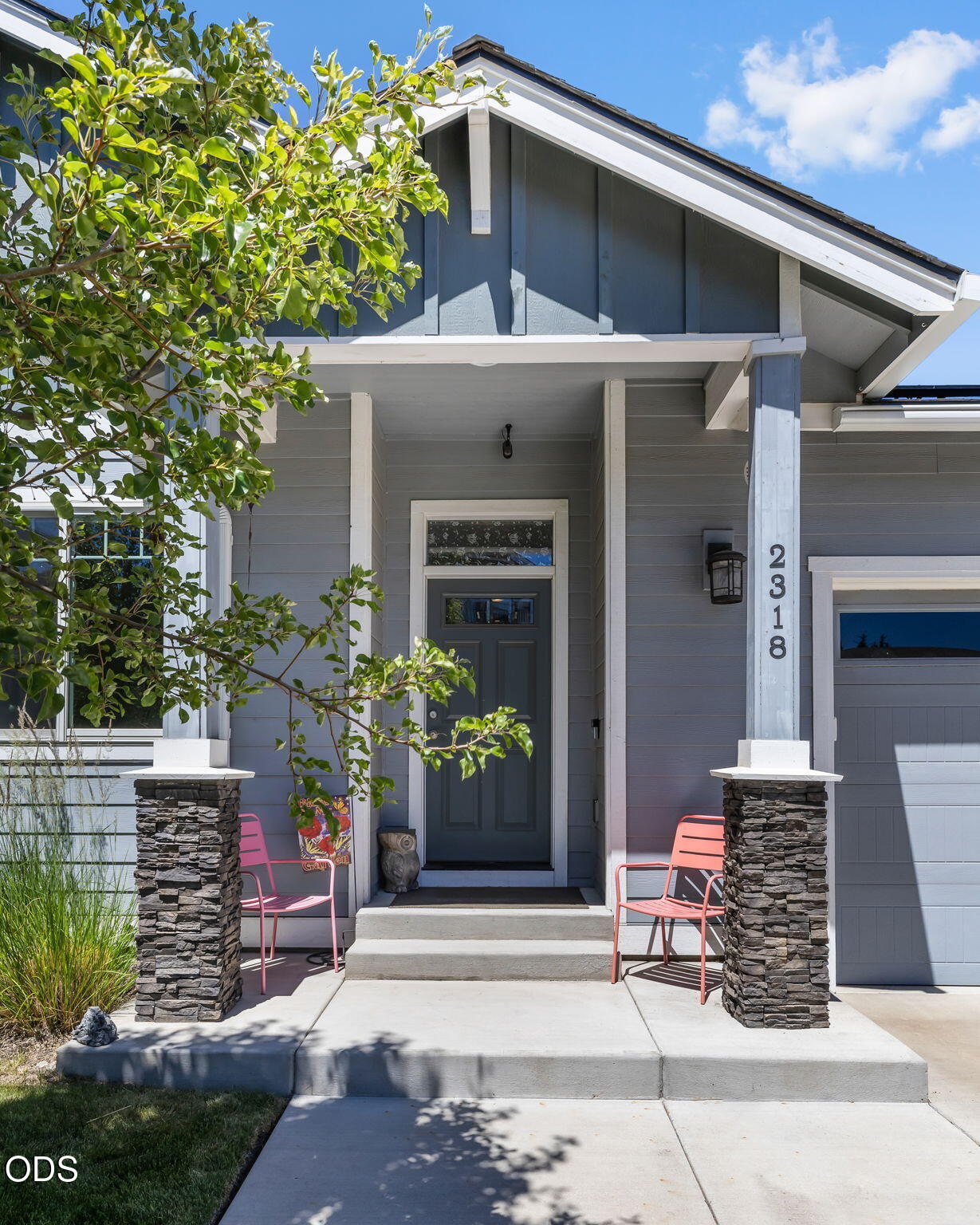 2318 SW Valleyview Drive