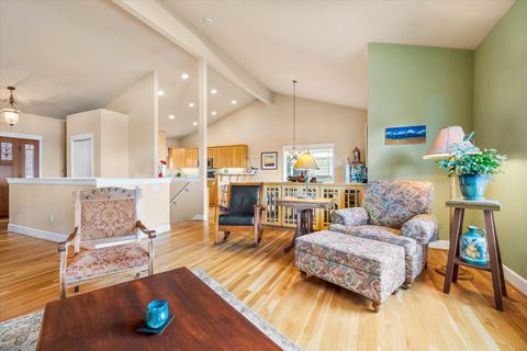 Tiny photo for 3130 NW Colonial Drive, Bend, OR 97703 (MLS # 220217067)