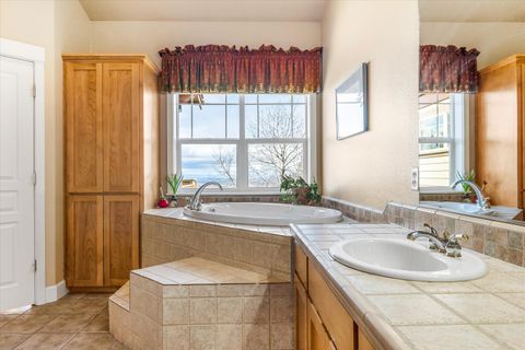 Tiny photo for 3130 NW Colonial Drive, Bend, OR 97703 (MLS # 220217067)