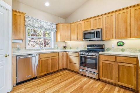 Tiny photo for 3130 NW Colonial Drive, Bend, OR 97703 (MLS # 220217067)