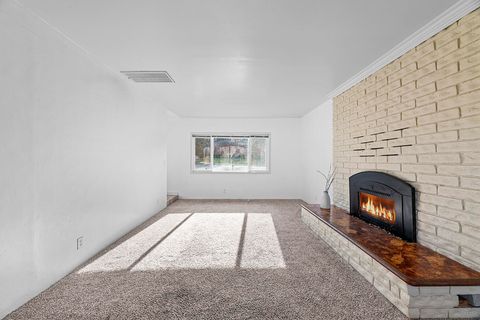 Tiny photo for 2381 Brentwood Street, Medford, OR 97504 (MLS # 220213077)