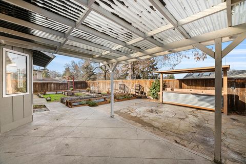 Tiny photo for 2381 Brentwood Street, Medford, OR 97504 (MLS # 220213077)