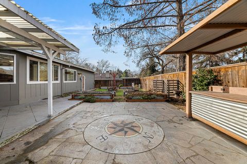 Tiny photo for 2381 Brentwood Street, Medford, OR 97504 (MLS # 220213077)