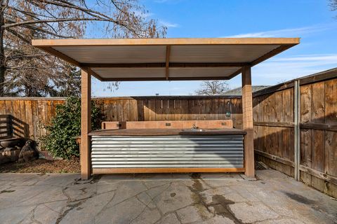 Tiny photo for 2381 Brentwood Street, Medford, OR 97504 (MLS # 220213077)