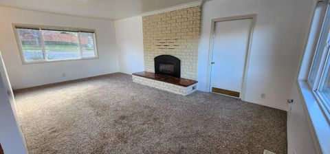 Tiny photo for 2381 Brentwood Street, Medford, OR 97504 (MLS # 220213077)