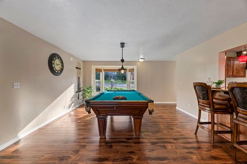 Tiny photo for 2381 Brentwood Street, Medford, OR 97504 (MLS # 220213077)