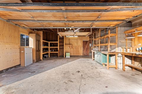 Tiny photo for 2381 Brentwood Street, Medford, OR 97504 (MLS # 220213077)