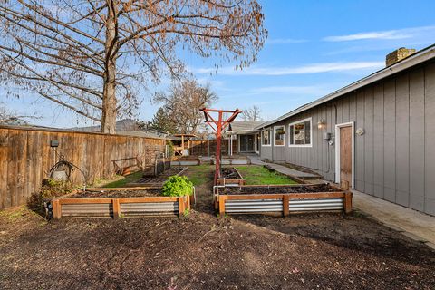 Tiny photo for 2381 Brentwood Street, Medford, OR 97504 (MLS # 220213077)