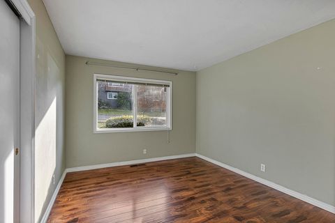 Tiny photo for 2381 Brentwood Street, Medford, OR 97504 (MLS # 220213077)
