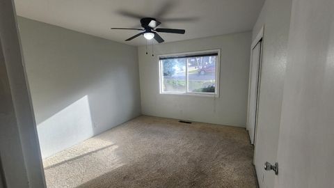 Tiny photo for 2381 Brentwood Street, Medford, OR 97504 (MLS # 220213077)