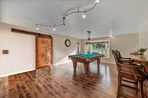 Tiny photo for 2381 Brentwood Street, Medford, OR 97504 (MLS # 220213077)