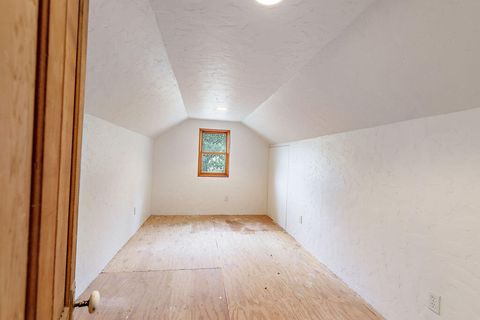 Tiny photo for 2245 Colestin Road, Ashland, OR 97520 (MLS # 220220182)