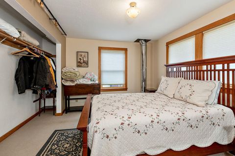 Tiny photo for 2245 Colestin Road, Ashland, OR 97520 (MLS # 220220182)