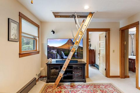 Tiny photo for 2245 Colestin Road, Ashland, OR 97520 (MLS # 220220182)