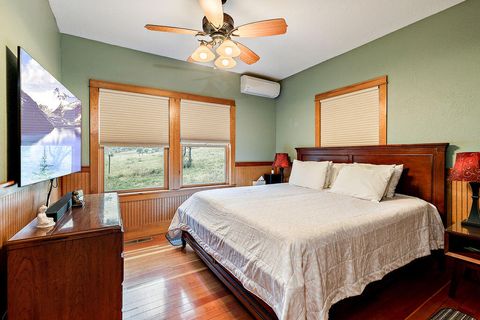 Tiny photo for 2245 Colestin Road, Ashland, OR 97520 (MLS # 220220182)