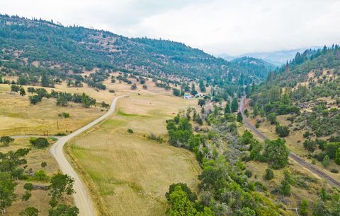 Tiny photo for 2245 Colestin Road, Ashland, OR 97520 (MLS # 220220182)