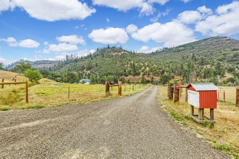 Tiny photo for 2245 Colestin Road, Ashland, OR 97520 (MLS # 220220182)