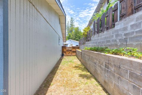 Tiny photo for 103 Brookside Court, Rogue River, OR 97537 (MLS # 220224526)