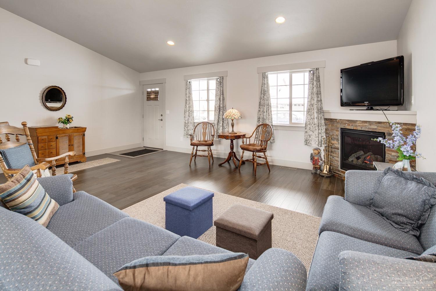 Poco Bella - Residential