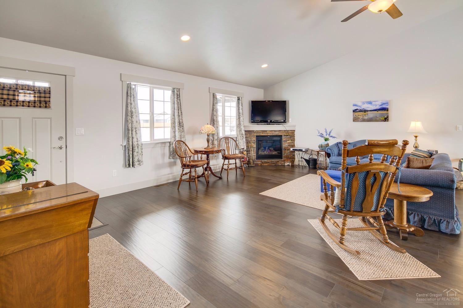 Poco Bella - Residential