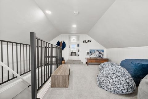 Tiny photo for 533 SW 4th Street, Redmond, OR 97756 (MLS # 220212555)