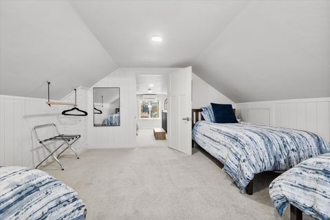 Tiny photo for 533 SW 4th Street, Redmond, OR 97756 (MLS # 220212555)