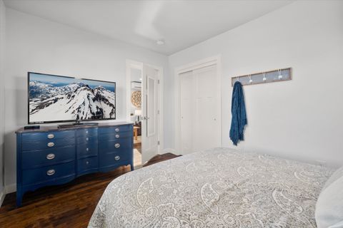 Tiny photo for 533 SW 4th Street, Redmond, OR 97756 (MLS # 220212555)