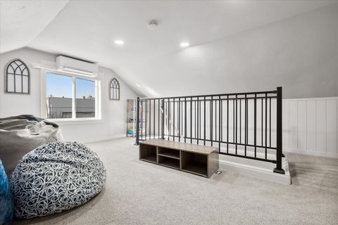 Tiny photo for 533 SW 4th Street, Redmond, OR 97756 (MLS # 220212555)