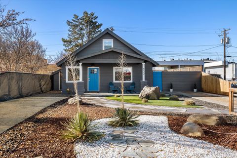 Tiny photo for 533 SW 4th Street, Redmond, OR 97756 (MLS # 220212555)