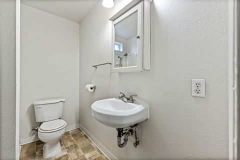 Tiny photo for 1141 SE Lewis Street, Dallas, OR 97338 (MLS # 220212998)