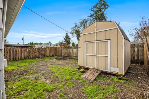 Tiny photo for 1141 SE Lewis Street, Dallas, OR 97338 (MLS # 220212998)