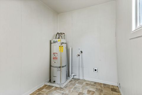 Tiny photo for 1141 SE Lewis Street, Dallas, OR 97338 (MLS # 220212998)