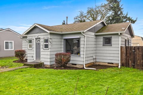 Tiny photo for 1141 SE Lewis Street, Dallas, OR 97338 (MLS # 220212998)