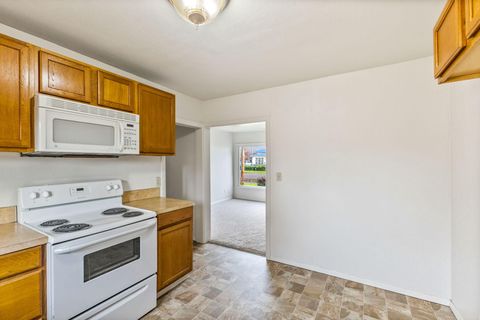 Tiny photo for 1141 SE Lewis Street, Dallas, OR 97338 (MLS # 220212998)