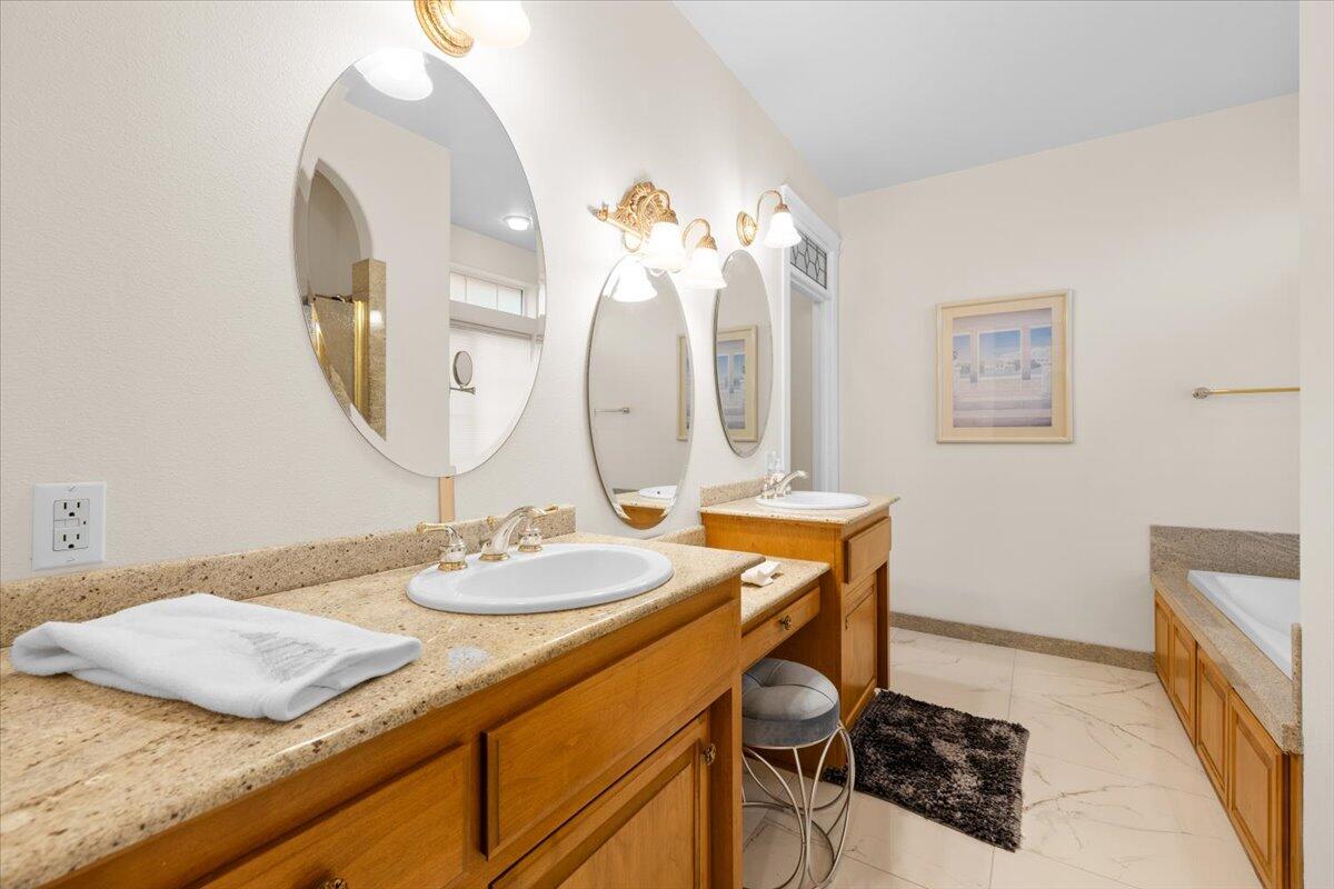 Eagle Point Golf Community - Residential