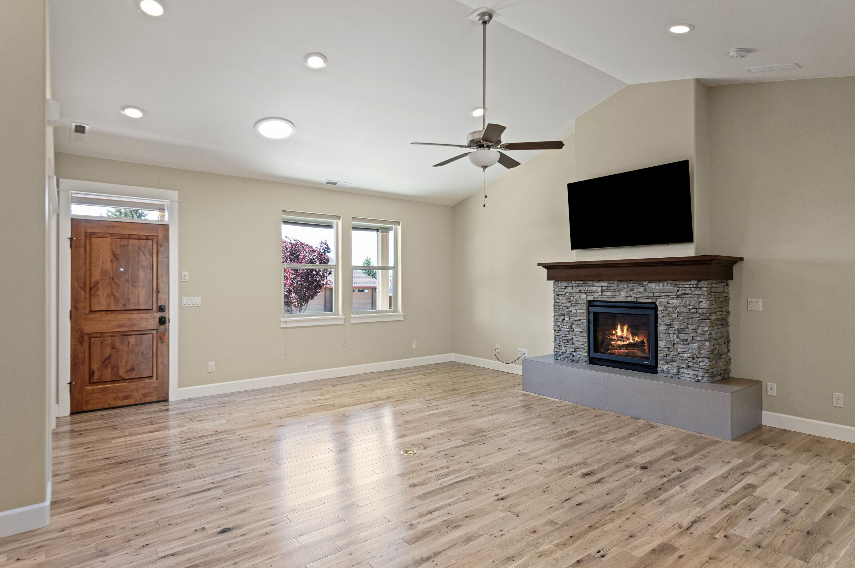 3344 SW Cascade Vista Drive