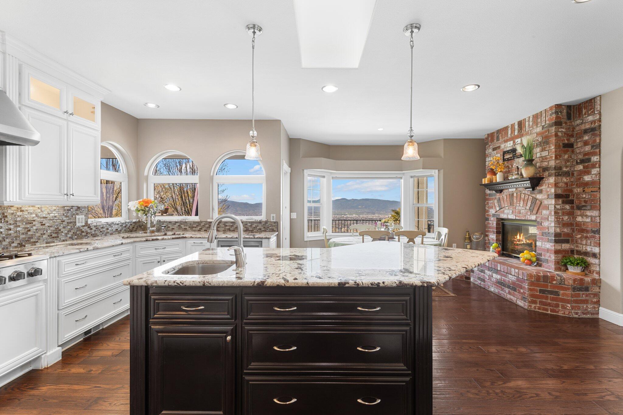 Uplands Phase Iv, The - Residential