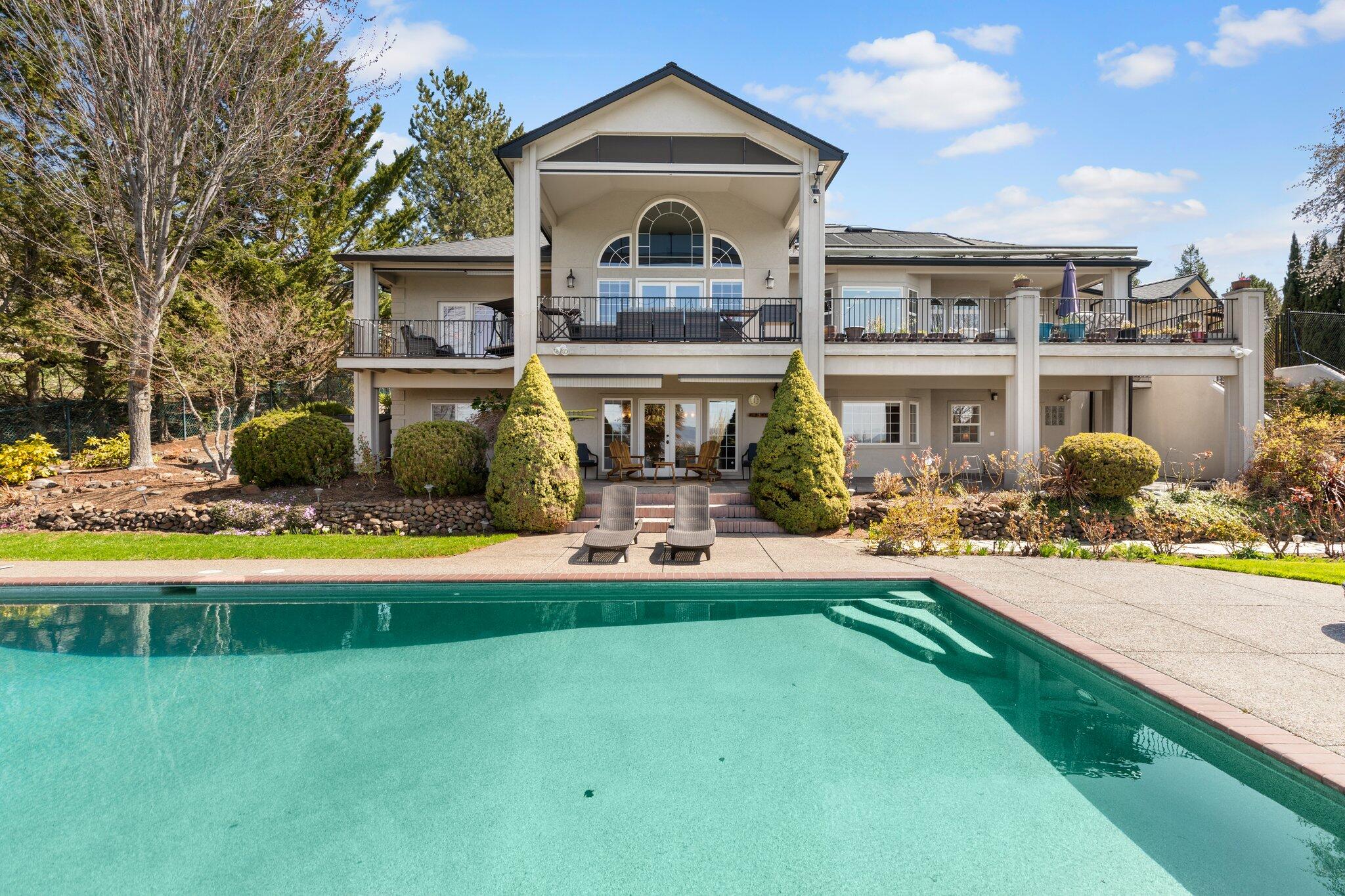 Uplands Phase Iv, The - Residential